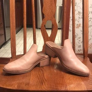 Eileen Fisher tan mules - size 6